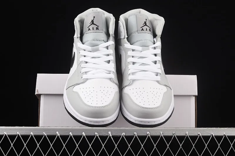 All Categories Air Jordan Jordan Series Basketball Shoes Air Jordan 1 Mid Air Jordan 1 Mid AJ1 Joe 1 New Ash Mid-top Cultural Basketball Shoes BQ6472-015